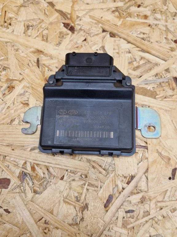 Hand brake control module – Hyundai i40 (2011-)