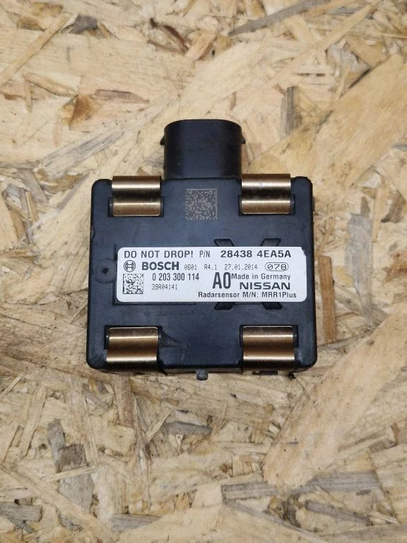 Distronic sensor radar 284384EA5A