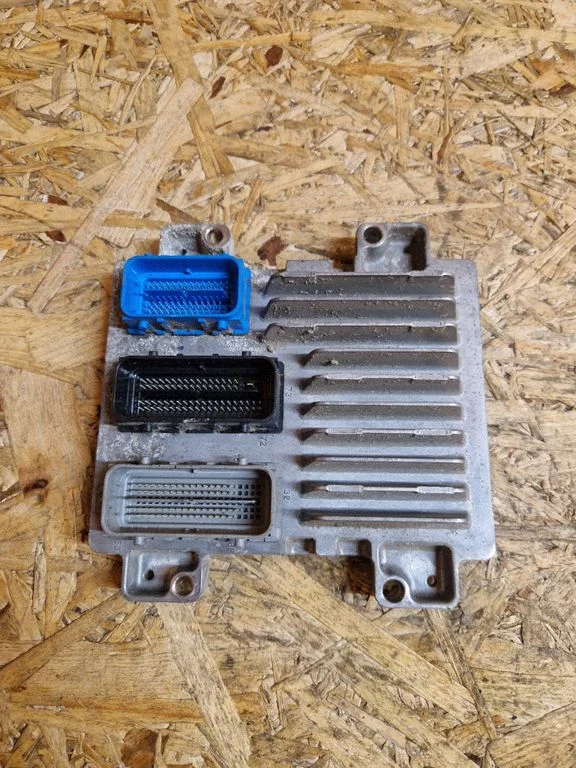 Engine control unit/module ECU – Opel Astra J (2010-2015)