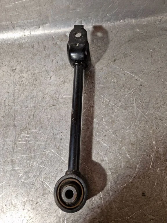 Rear traction arm rod – rear right