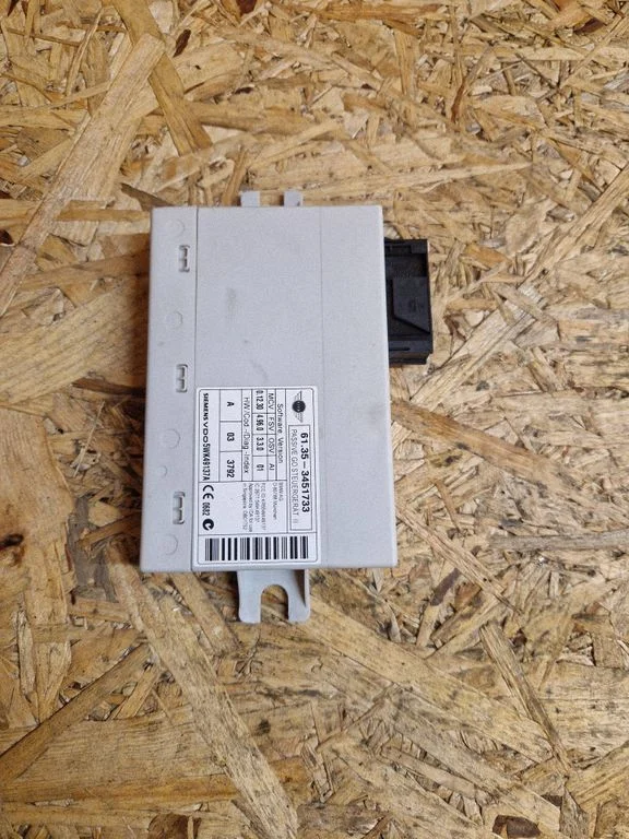 Võtmeta süsteemi KESSY (keyless) juhtplokk/moodul 3451733