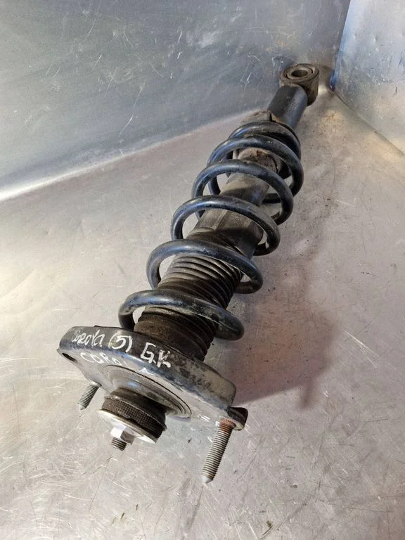 Rear shock absorber with coil spring – Toyota Corolla Verso E121 (2004-2007)