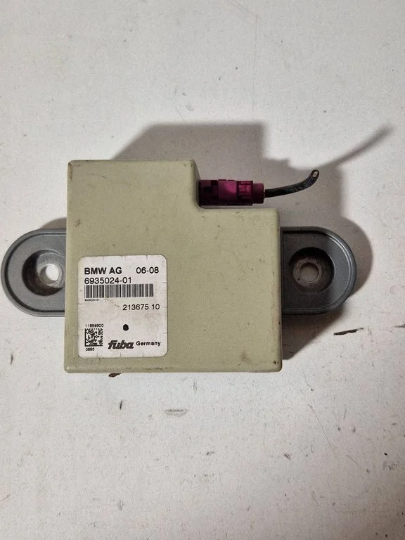 Antenna control unit – BMW 5 Series E60 E61 (2004-2010)