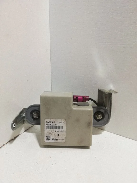 Antenna control unit – BMW 5 Series E60 E61 (2004-2010)