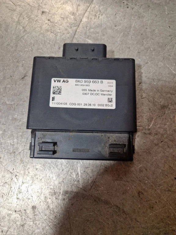Voltage converter/converter module – Skoda Fabia Mk2 (5J) (2007-2014)