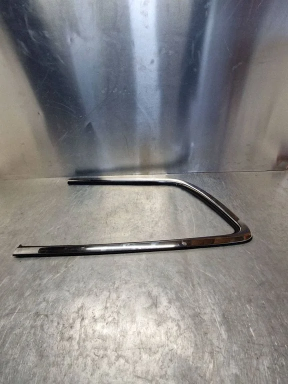 Rear side glass trim 68227296AD