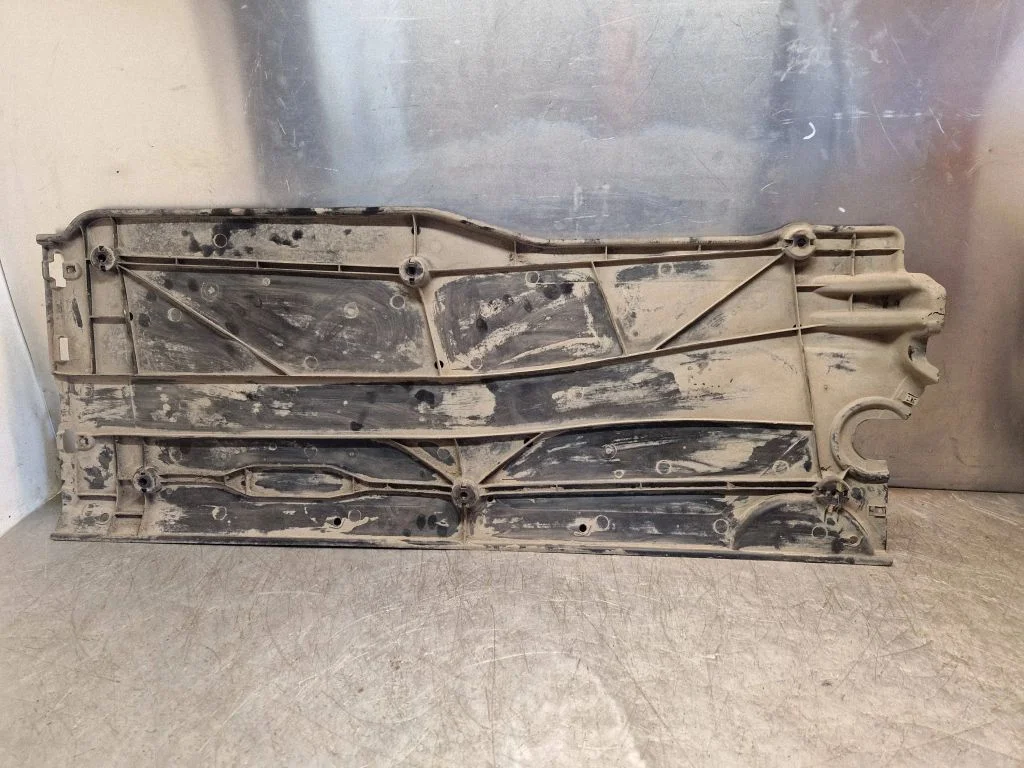 Side bottom protection 2Q0825202B