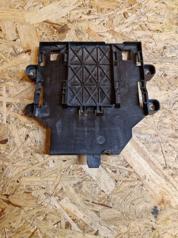 Engine control unit holder – Volvo XC60 (2014-2016)