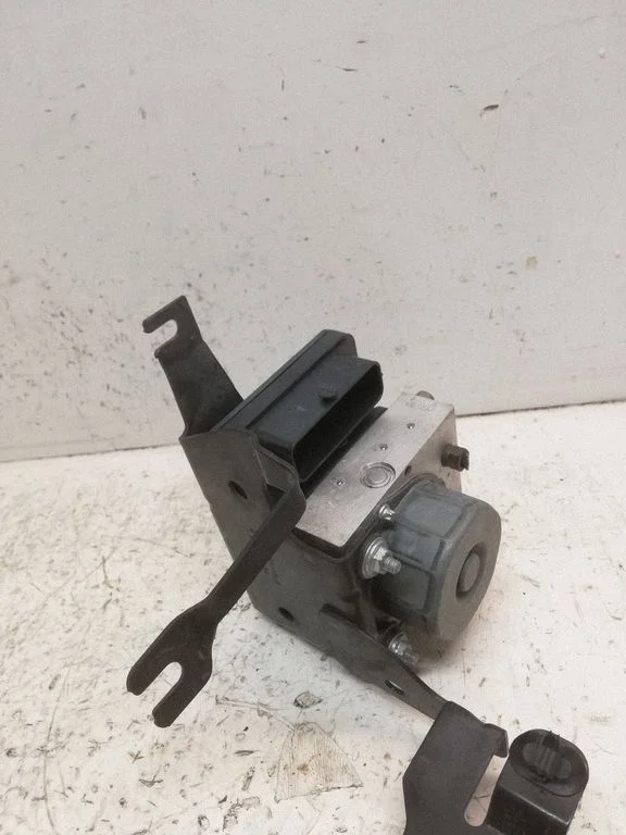 ABS-plokk – Renault Clio IV (2012-2019)