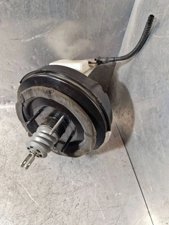Brake booster 9673926480