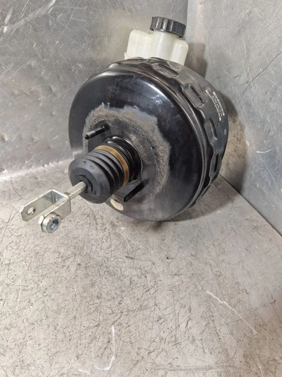 Brake booster – Mercedes-Benz C-Class AMG W204 (2007-2014)