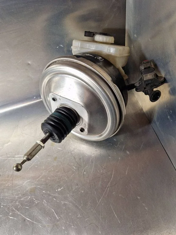 Brake booster – Audi A4 Allroad B8 (2008-2016)