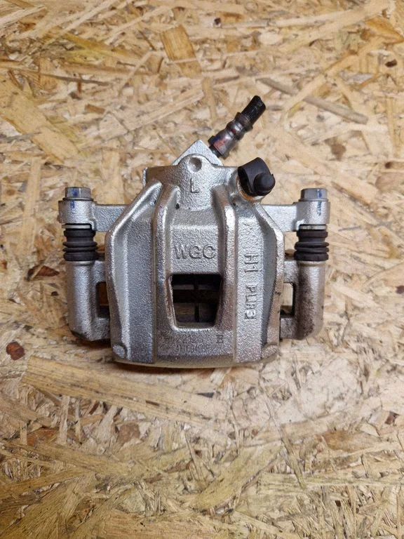 Front brake caliper 410109408R