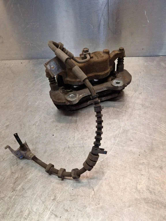 Front brake caliper – Chrysler Pacifica (2017-)