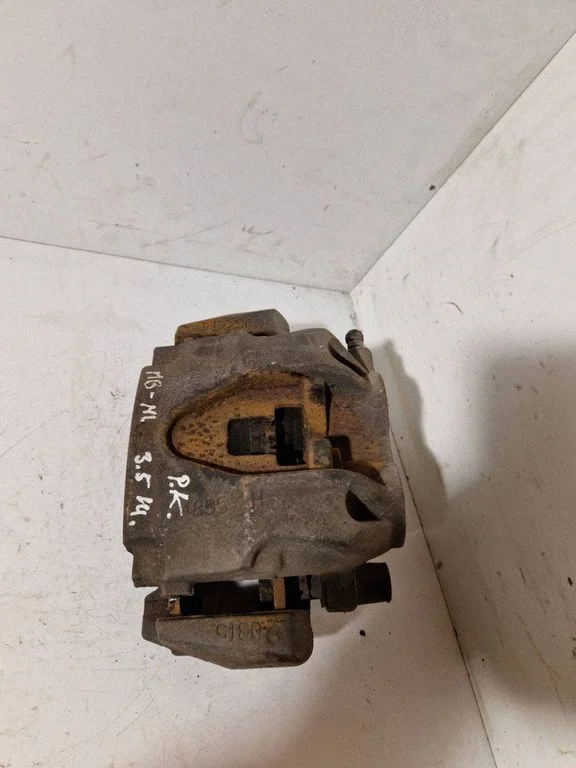 Front brake caliper 4895