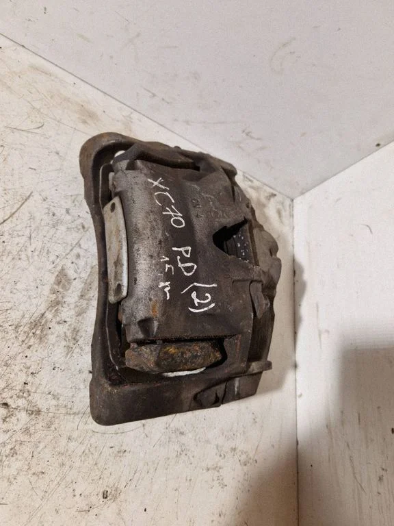 Front brake caliper 6020