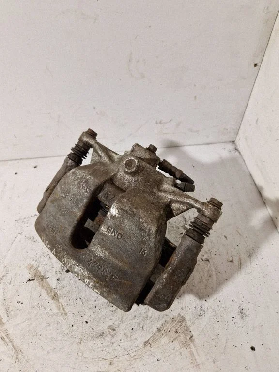 Front brake caliper 6798F