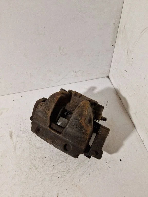 Front brake caliper 31381442