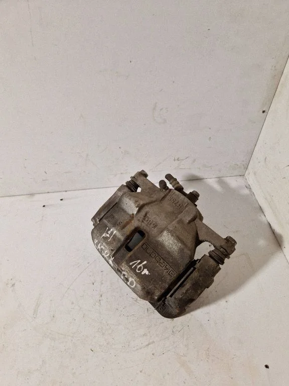 Front brake caliper – Nissan Qashqai (2014-2016)