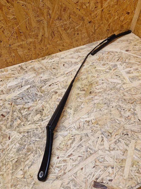 Front wiper blade arm – Ford Fiesta (2017-)