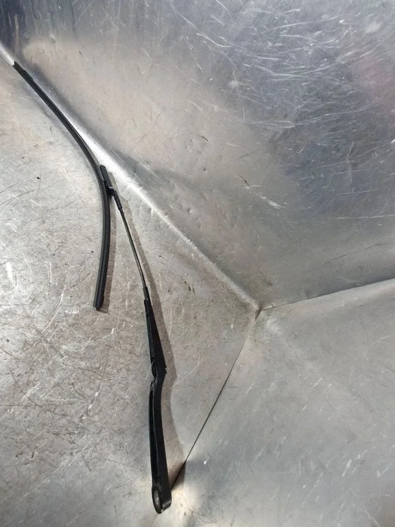 Front wiper blade arm 288810103R