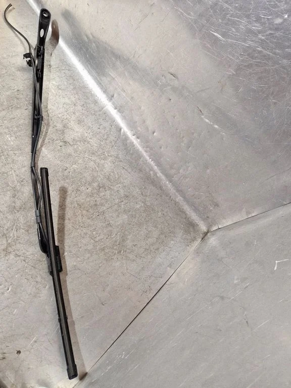 Front wiper blade arm 9839409380