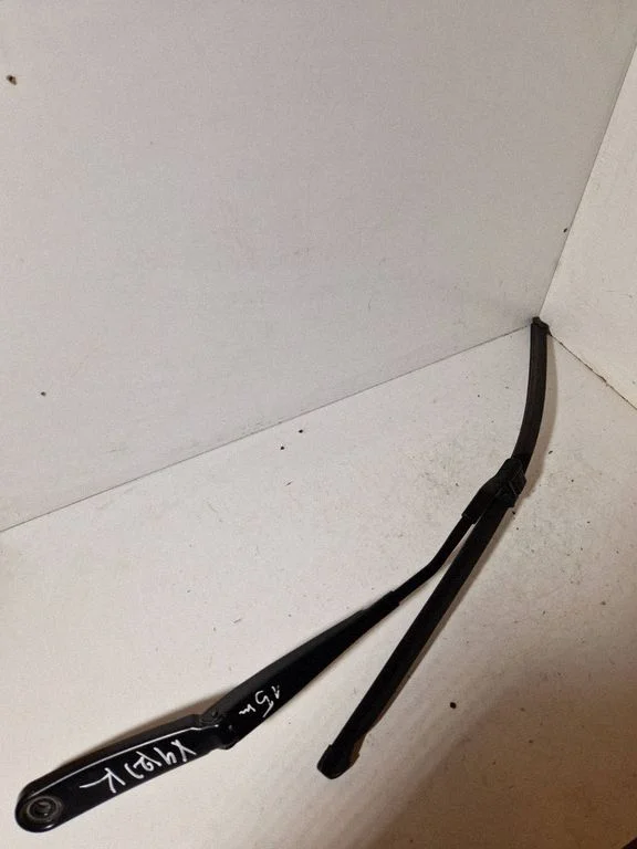 Windshield/front glass wiper blade 721327108