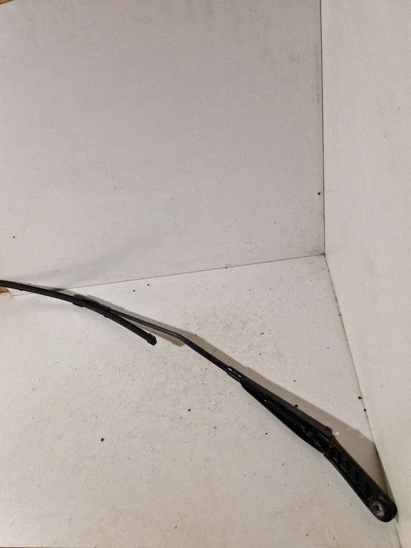 Front wiper blade arm – Audi A6 S6 C7 4G (2011-2018)