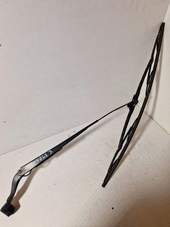 Front wiper blade arm – Nissan X-Trail T32 (2014-2021)