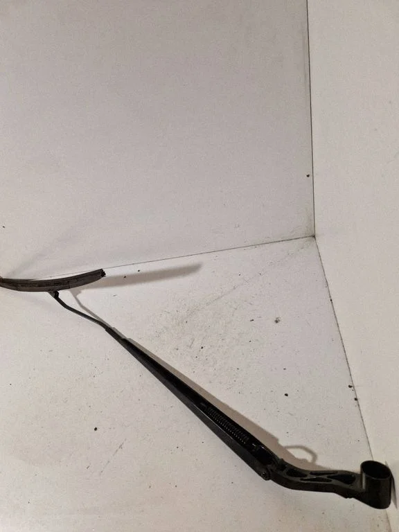 Front wiper blade arm – Nissan X-Trail T32 (2014-2021)