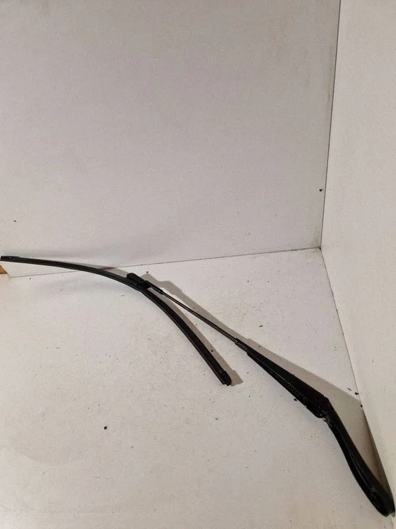 Front wiper blade arm 30753525