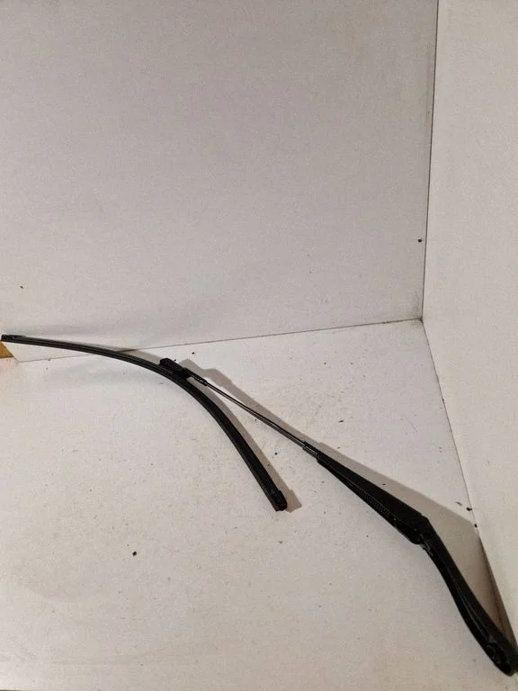 Front wiper blade arm 30753525
