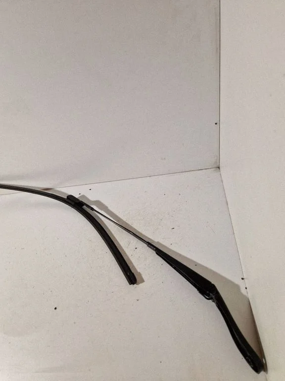 Front wiper blade arm 30753525