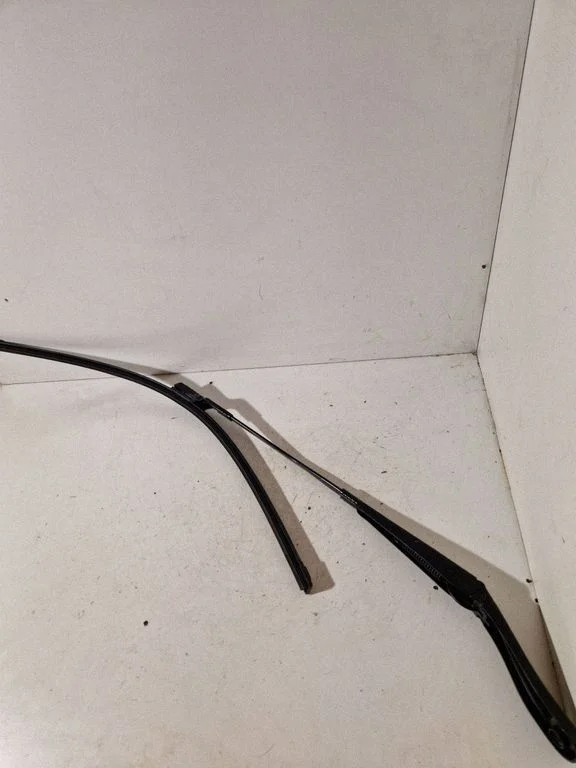 Front wiper blade arm 31276002