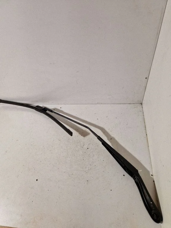 Front wiper blade arm 312760031