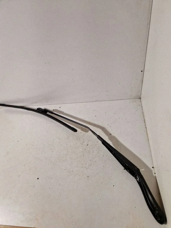 Front wiper blade arm 31276663