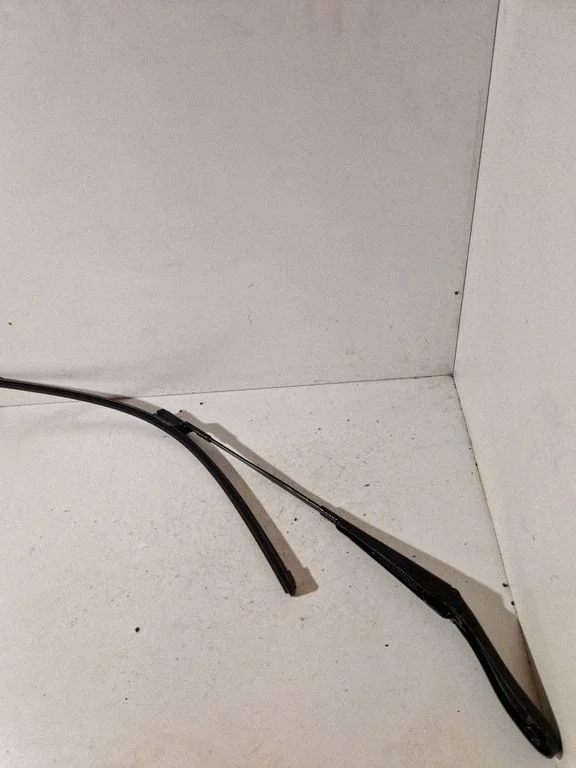 Front wiper blade arm 30753525