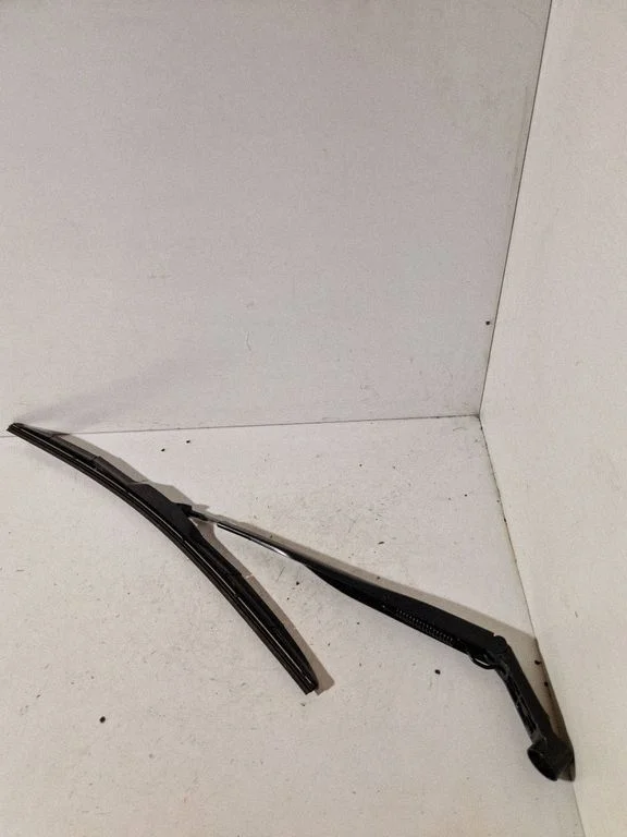 Front wiper blade arm – front left