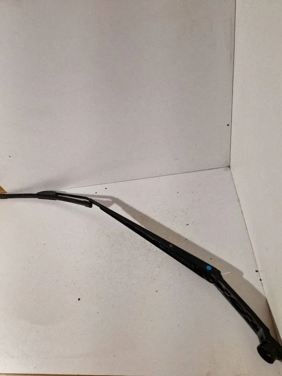Front wiper blade arm – Subaru Outback (BS) (2015-2019)