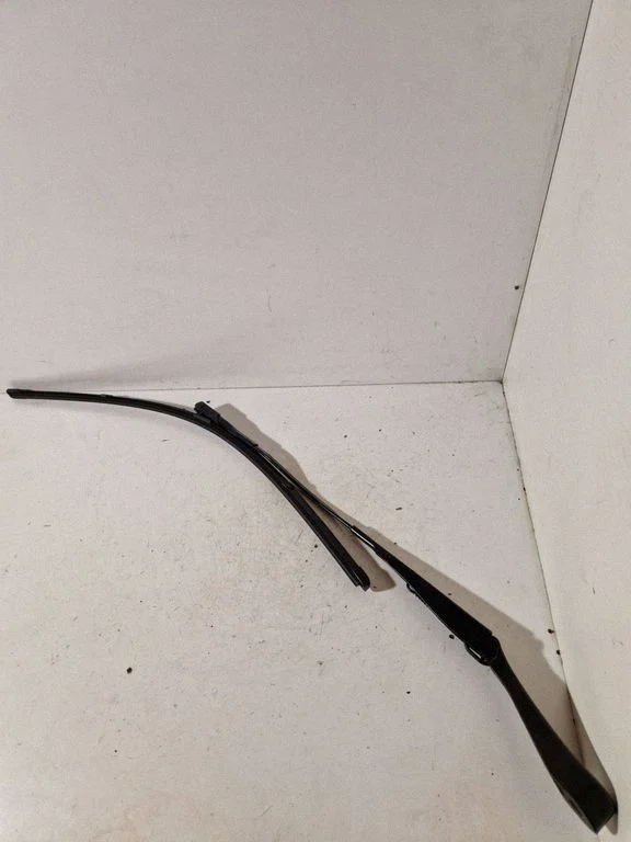 Front wiper blade arm – Mercedes-Benz E-Class W213 (2016-)