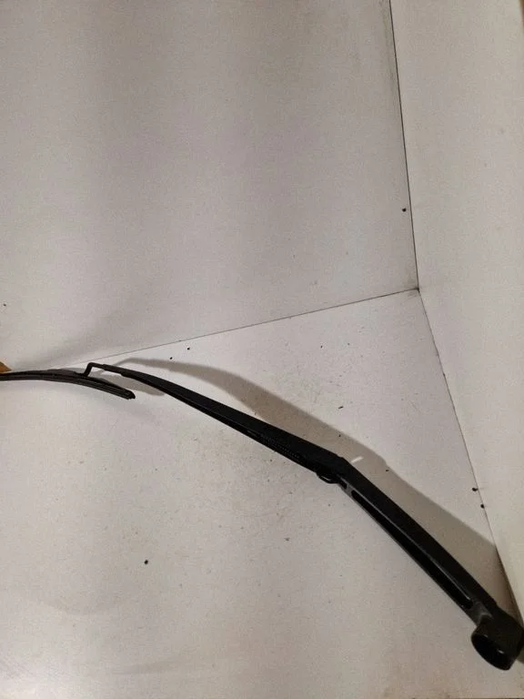 Front wiper blade arm 88772