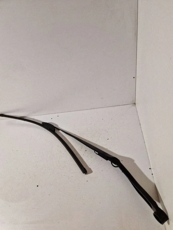 Front wiper blade arm – Jaguar XF X250 (2007-2015)