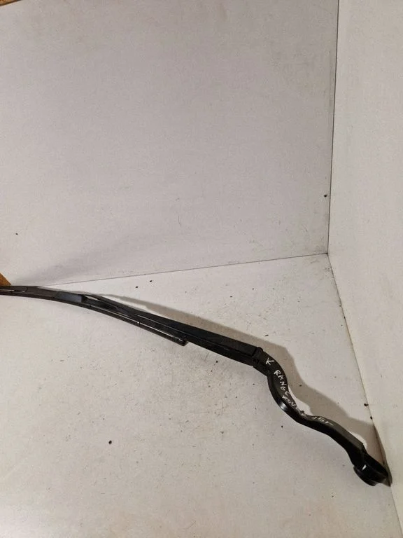 Front wiper blade arm 2284T2
