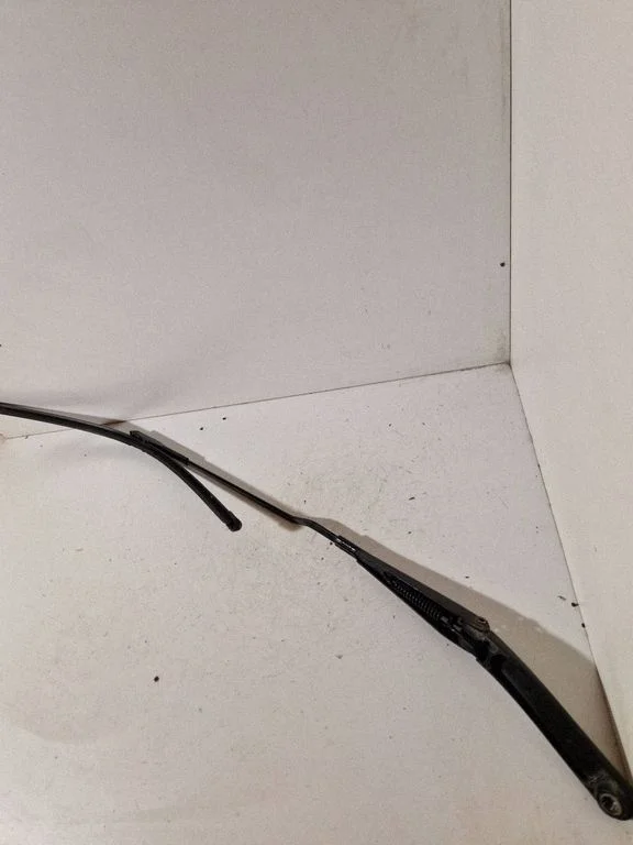 Front wiper blade arm – Audi A4 Allroad B8 (2008-2016)