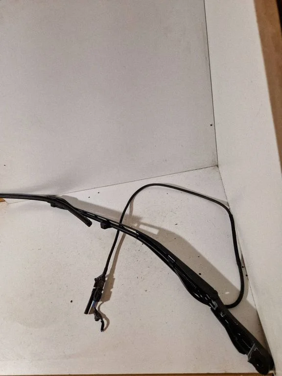 Front wiper blade arm 31440421