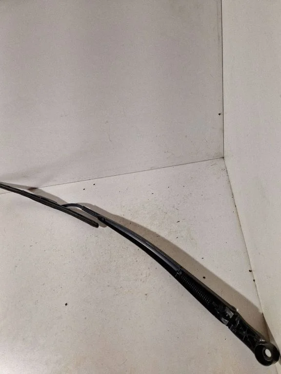 Front wiper blade arm – Toyota RAV 4 (XA30) (2006-2016)