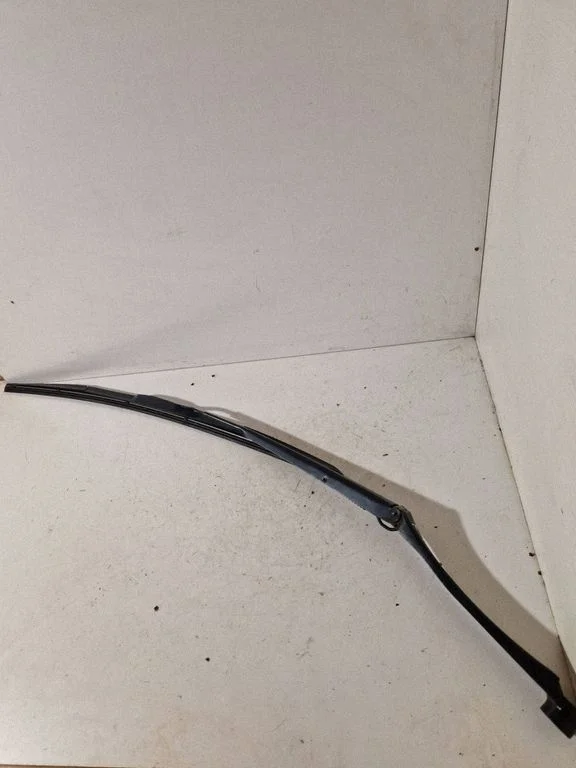 Front wiper blade arm – Toyota RAV 4 (XA30) (2006-2016)