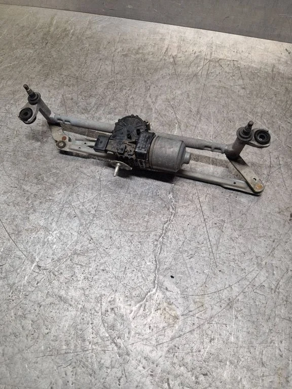 Front wiper linkage and motor 6R1955119A