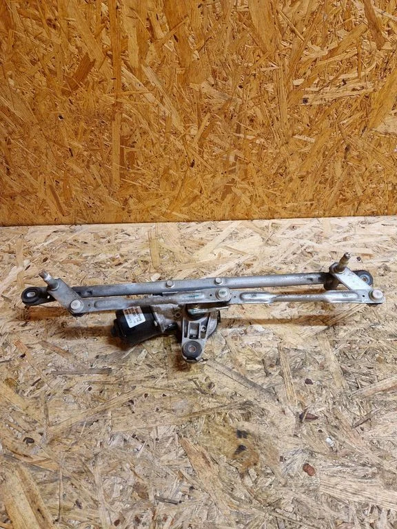 Front wiper linkage and motor 7821035001 – KG Mobility Tivoli XLV (2015-)