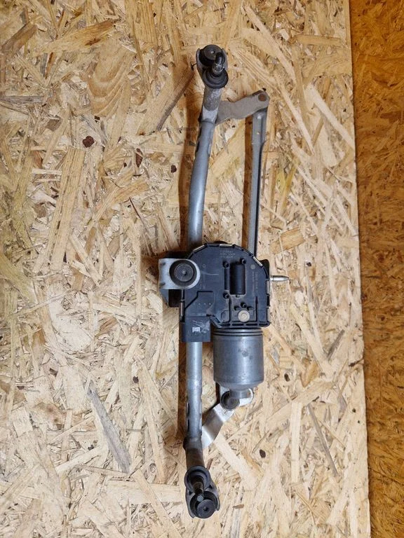 Front wiper linkage and motor – Volkswagen Touran II (2010-2016)
